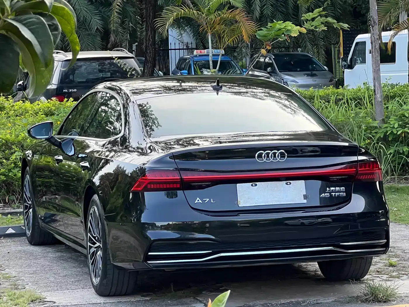Audi A7L 2022 45 TFSI S-line Youth Dream Edition фото 6
