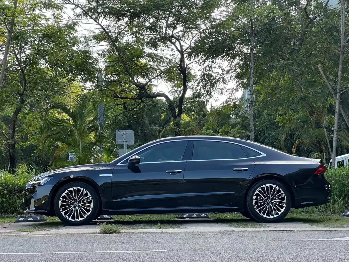 Audi A7L 2022 45 TFSI S-line Youth Dream Edition фото 7