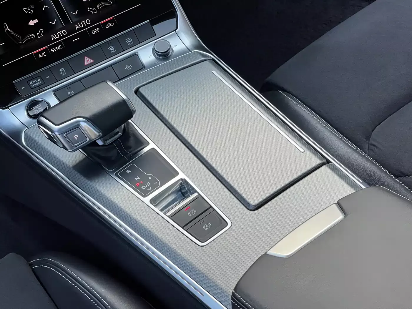 Audi A7L 2022 45 TFSI S-line Youth Dream Edition фото 14