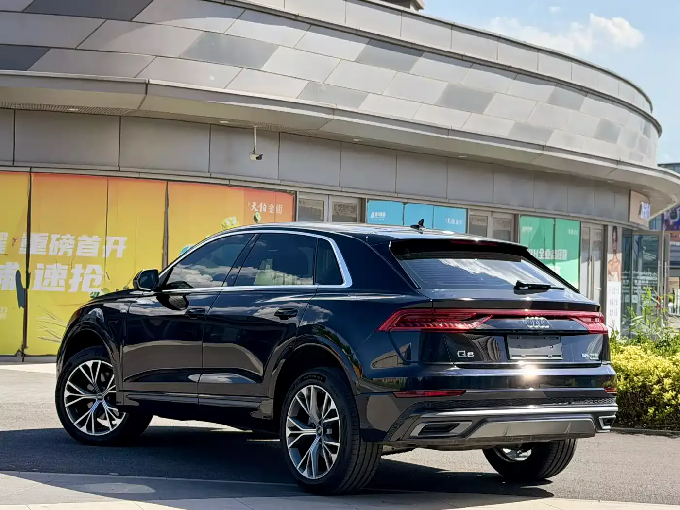 Audi Q8 2021 Model 55 TFSI Luxury Dynamic фото 5
