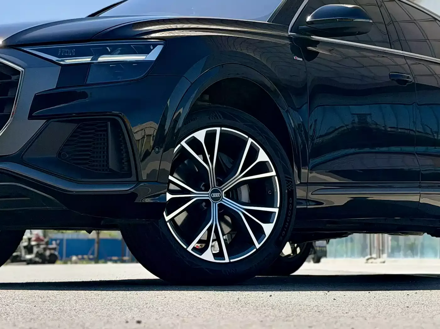 Audi Q8 2021 Model 55 TFSI Luxury Dynamic фото 6