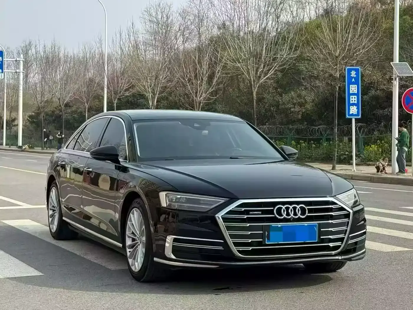 Audi A8 2018 A8L 55 TFSI quattro Launch Premium фото 3
