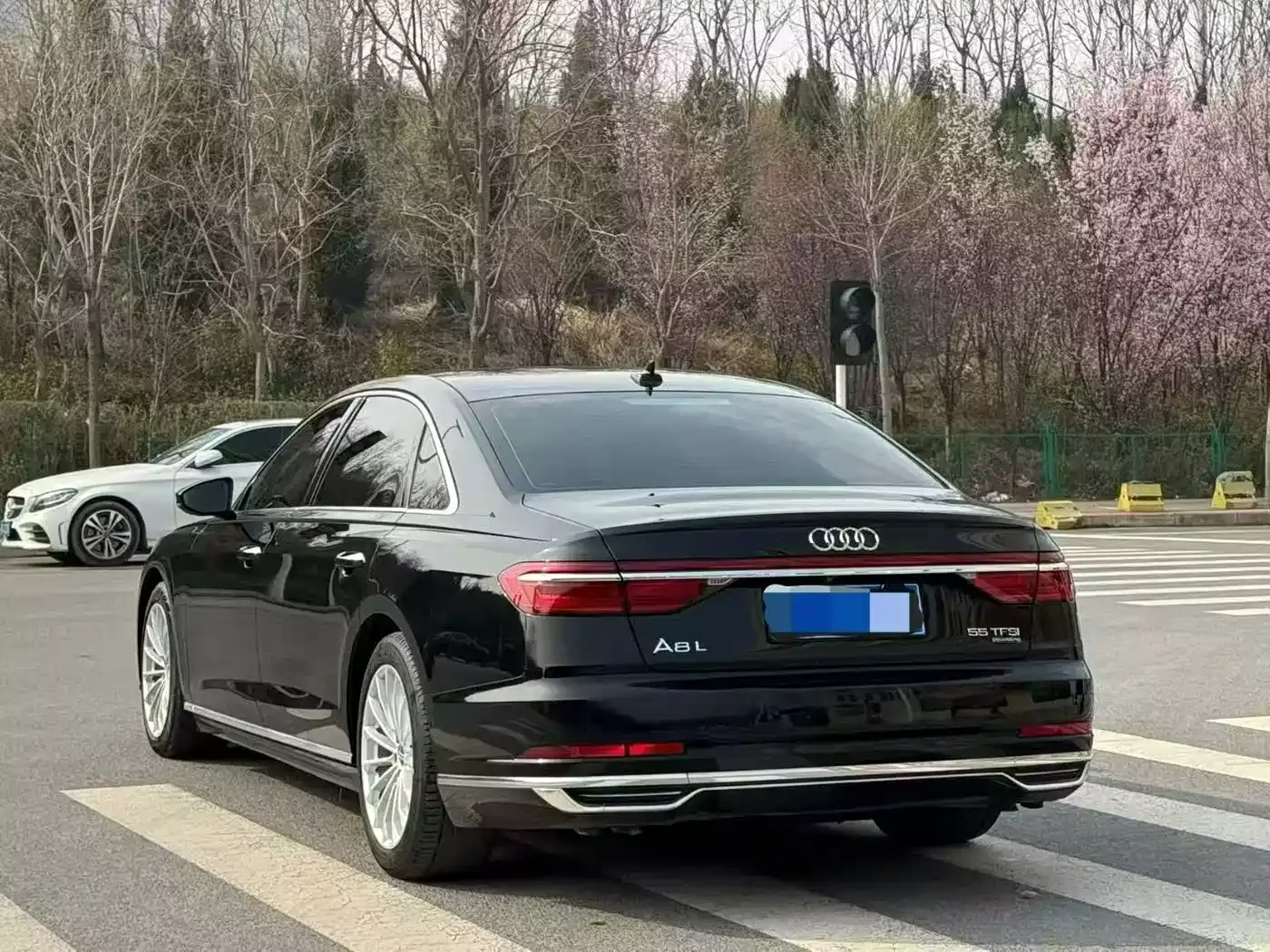 Audi A8 2018 A8L 55 TFSI quattro Launch Premium фото 7