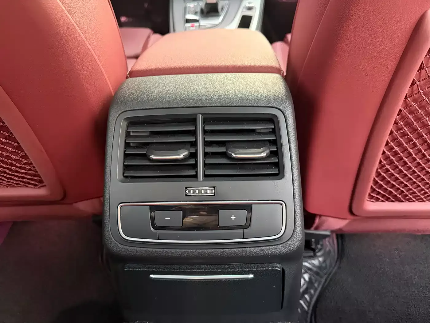 Audi A4L 2022 40 TFSI Luxury Dynamic фото 13