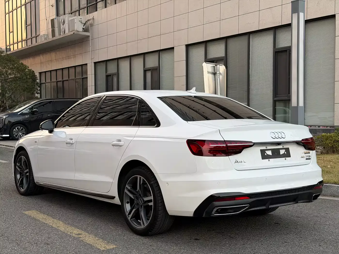 Audi A4L 2022 40 TFSI Luxury Dynamic фото 15