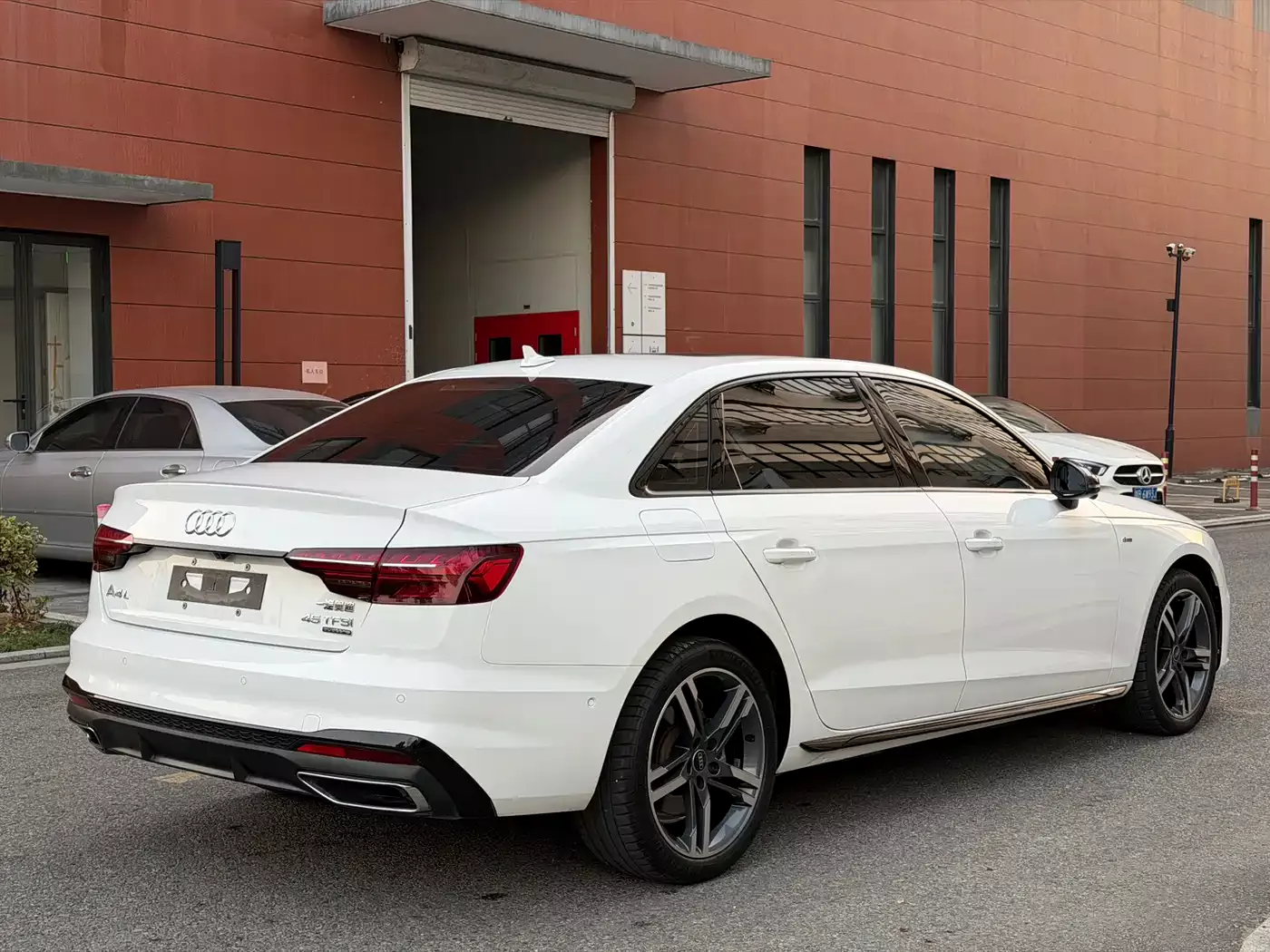 Audi A4L 2022 40 TFSI Luxury Dynamic фото 17