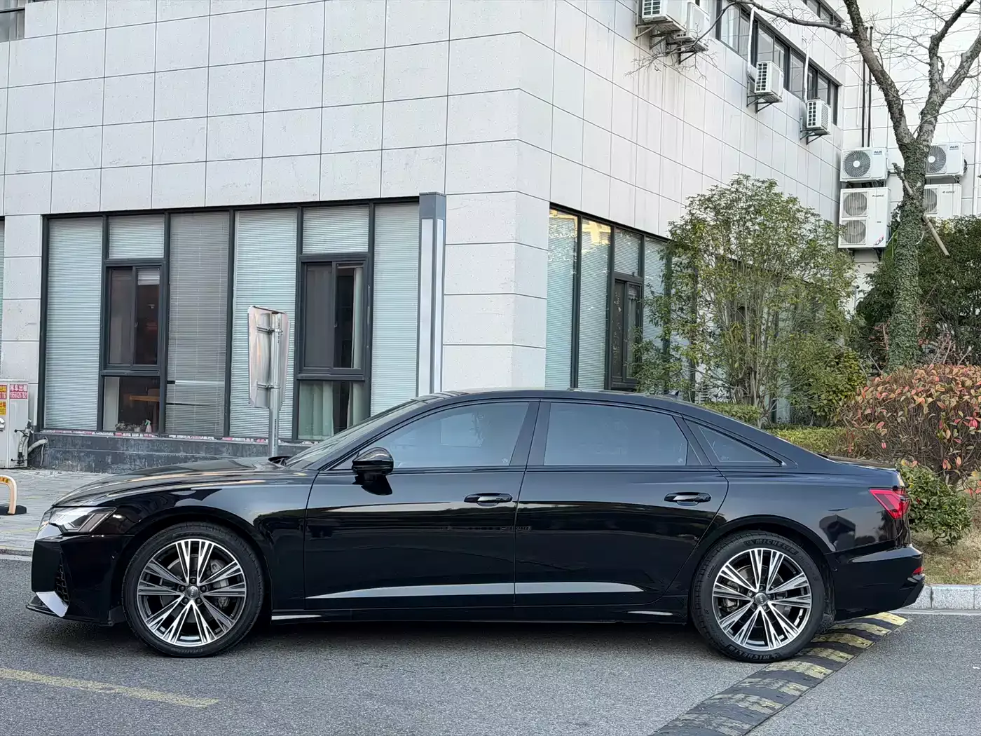 Audi A6L 2020 40 TFSI Luxury Elegance фото 4