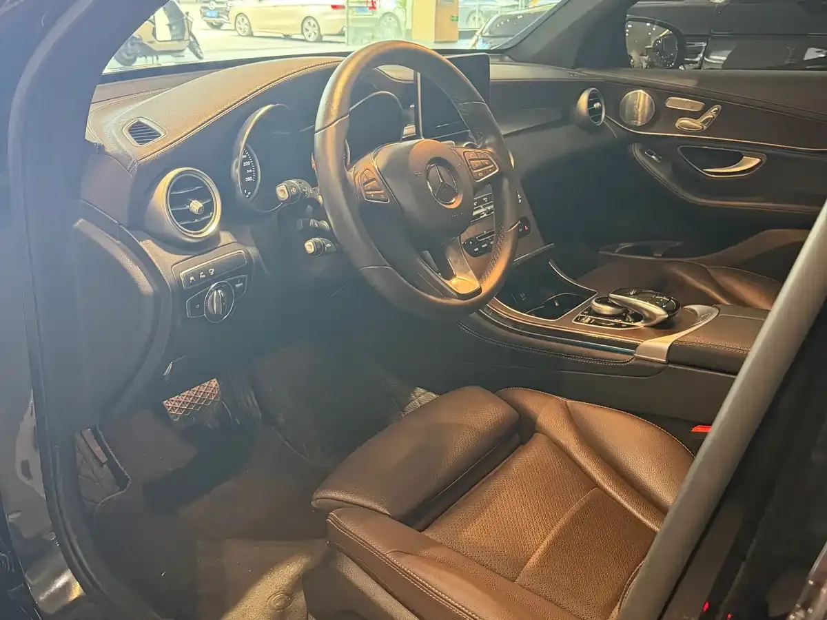 Mercedes-Benz GLC 2019 GLC 300 L 4MATIC Dynamic фото 5
