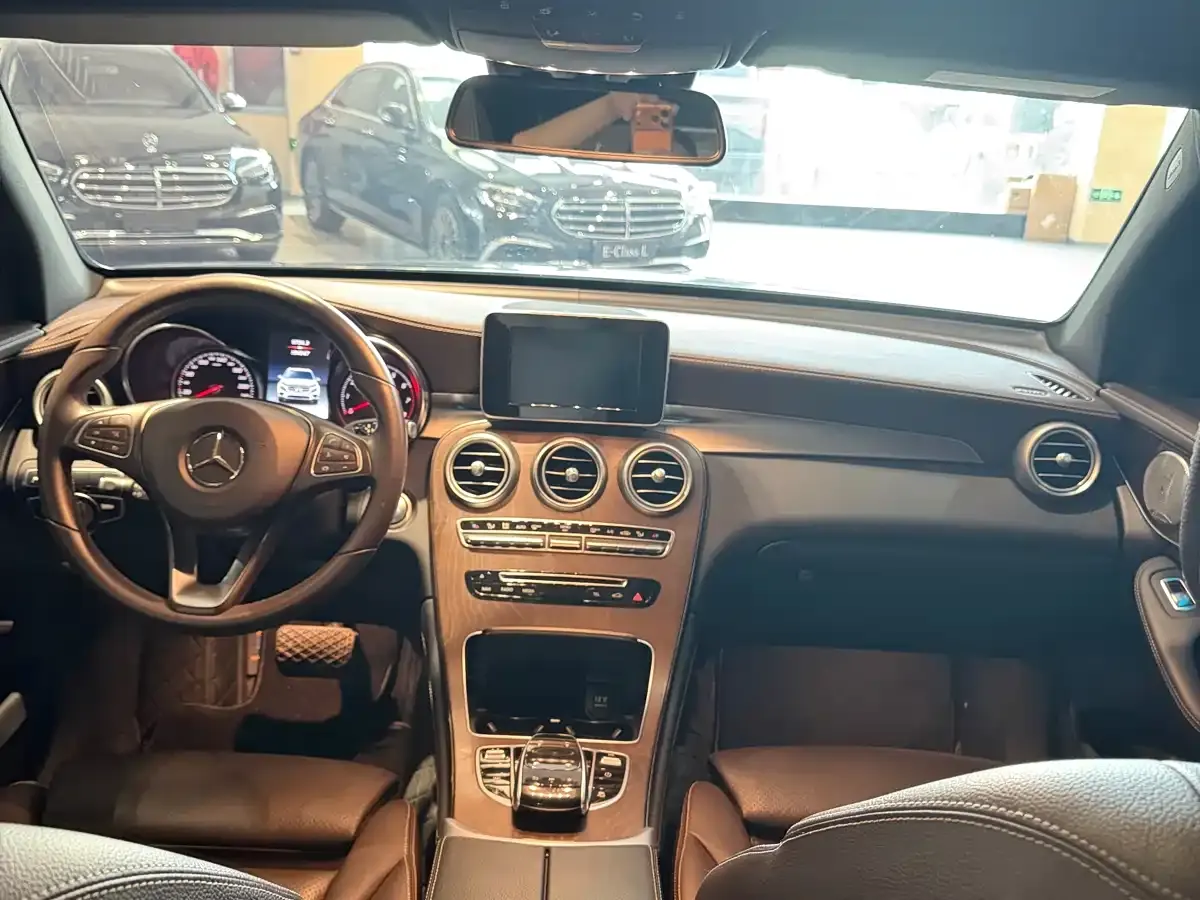 Mercedes-Benz GLC 2019 GLC 300 L 4MATIC Dynamic фото 8