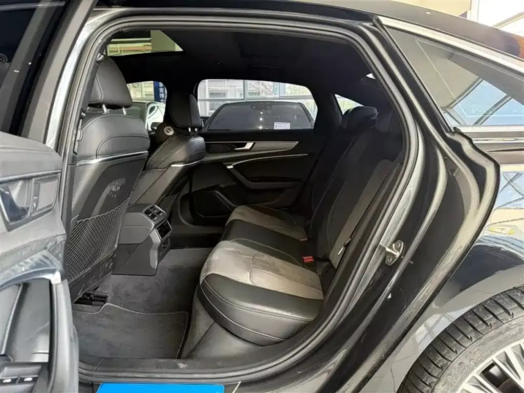 Audi A6L 2021 45 TFSI quattro Exclusive Sport фото 6