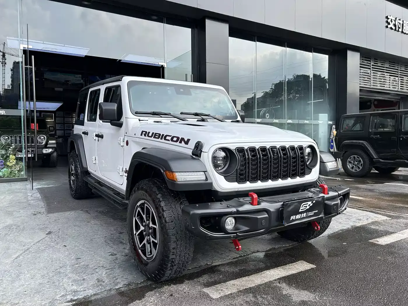 Jeep Wrangler 2024 2.0T Rubicon 4-door фото 3