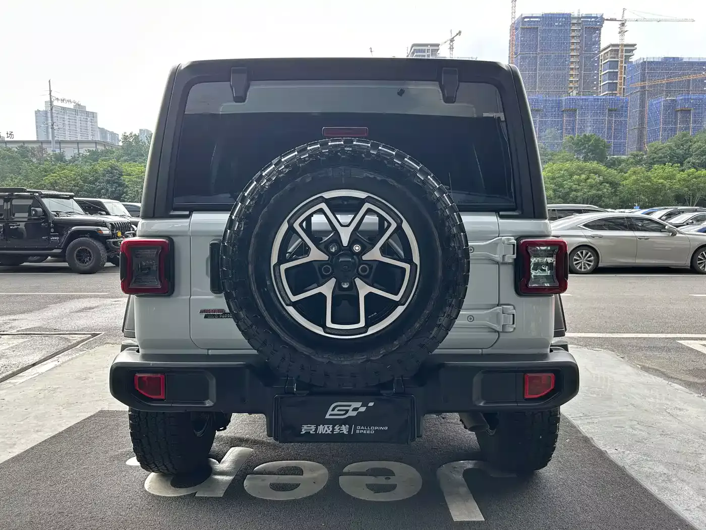 Jeep Wrangler 2024 2.0T Rubicon 4-door фото 15