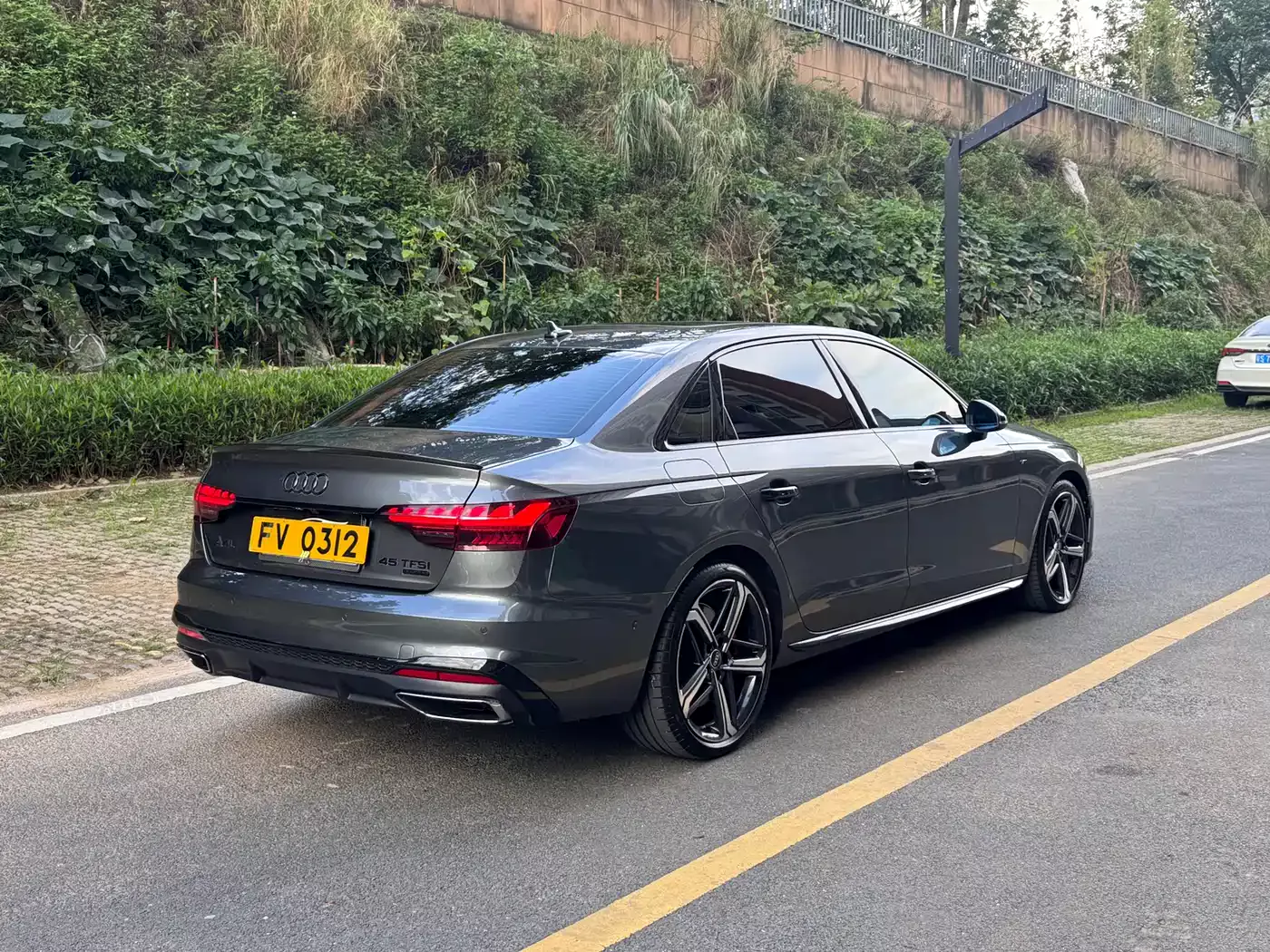 Audi A4L 2022 45 TFSI quattro Premium Dynamic фото 4