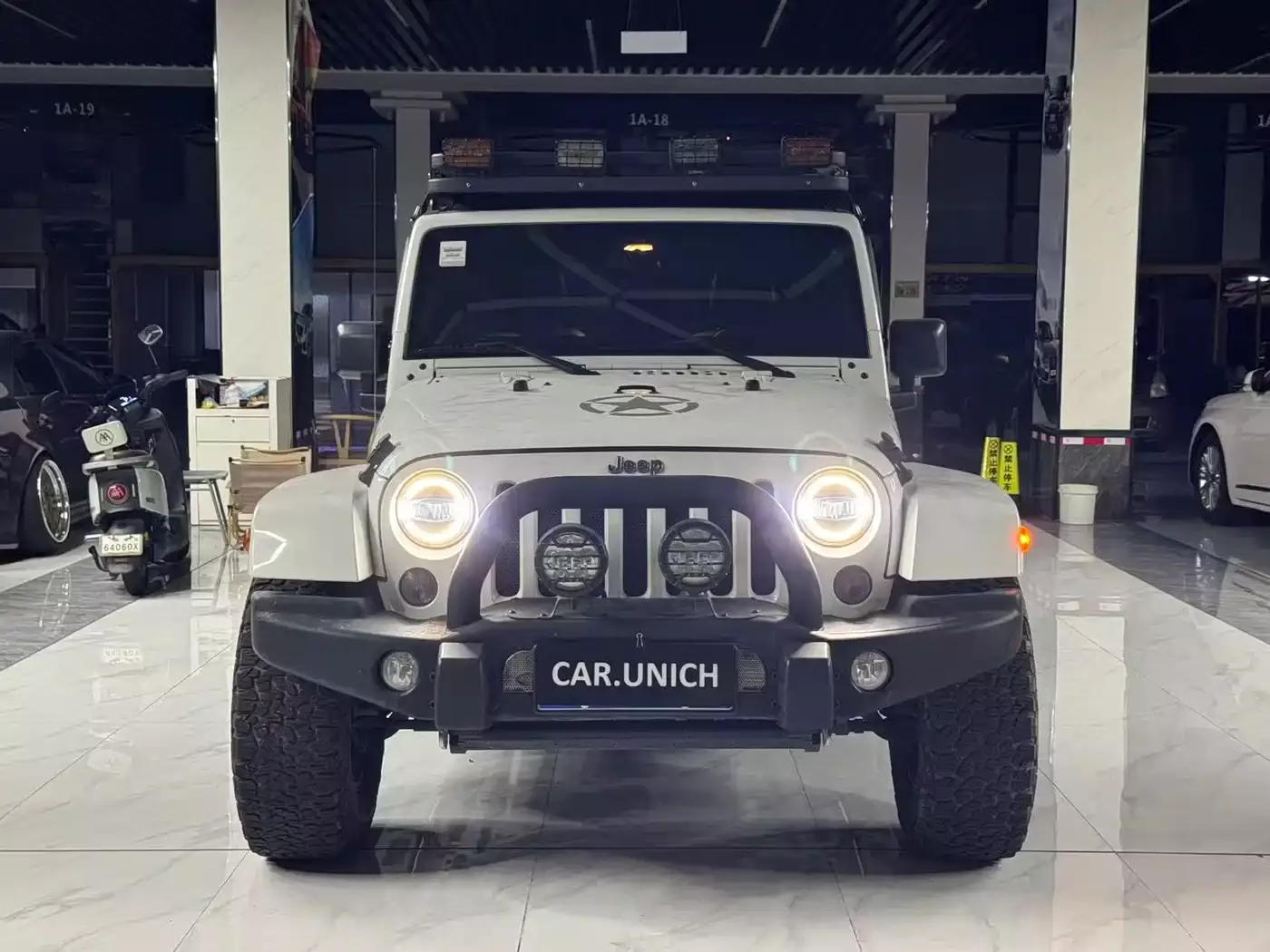 Jeep Wrangler 2015 3.0L Sahara 4-Door Comfort Edition фото 2