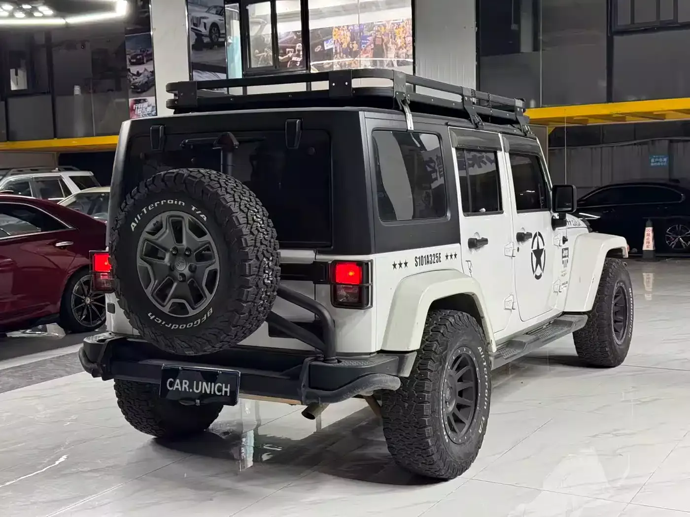 Jeep Wrangler 2015 3.0L Sahara 4-Door Comfort Edition фото 4