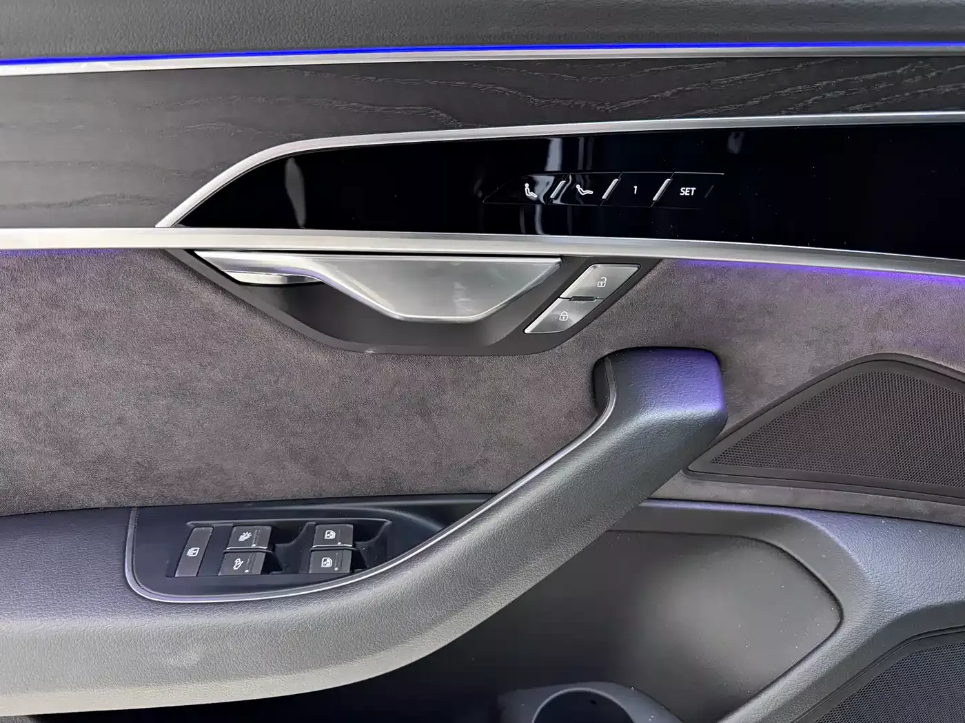 Audi A8 2019 A8L 50 TFSI quattro Comfort фото 15