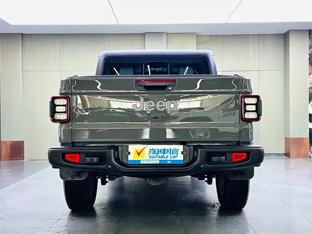 Jeep Gladiator 2022 3.6L Pioneer Edition фото 5
