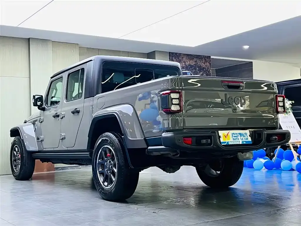 Jeep Gladiator 2022 3.6L Pioneer Edition фото 6