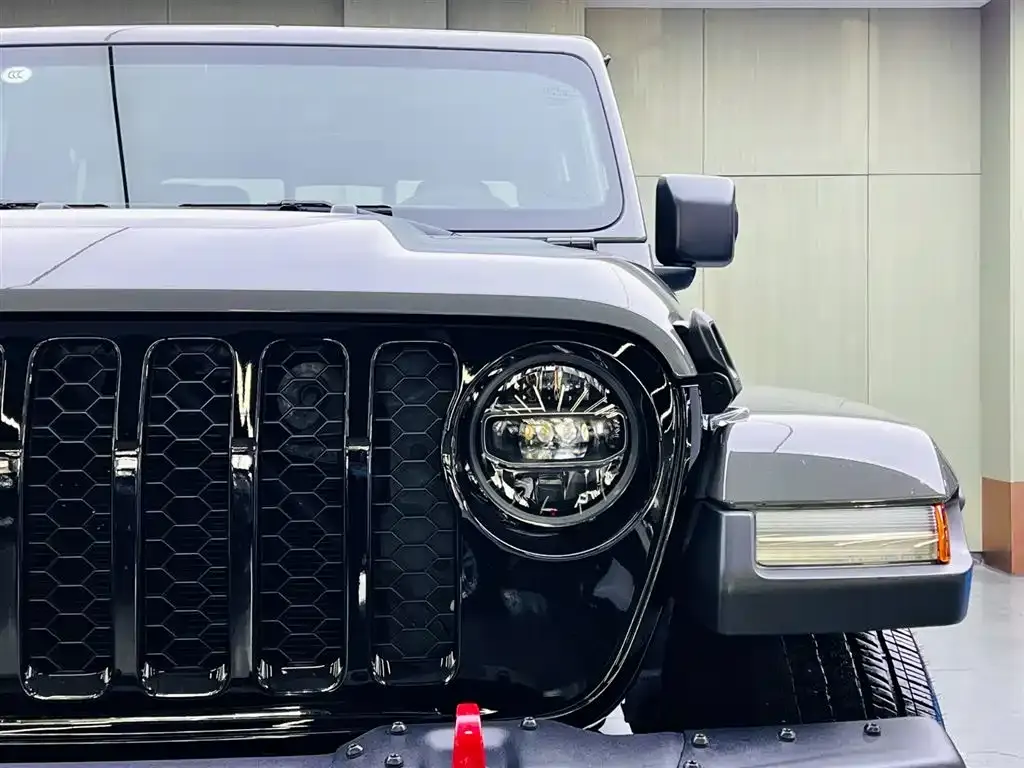 Jeep Gladiator 2022 3.6L Pioneer Edition фото 7