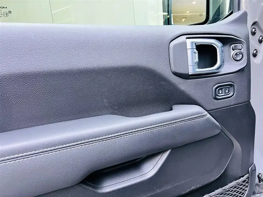 Jeep Gladiator 2022 3.6L Pioneer Edition фото 11