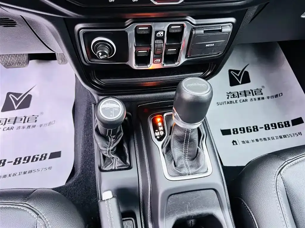 Jeep Gladiator 2022 3.6L Pioneer Edition фото 14