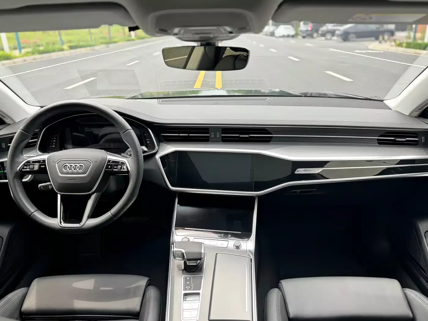 Audi A7 2023 Model 45 TFSI Premium Selection Edition фото 6