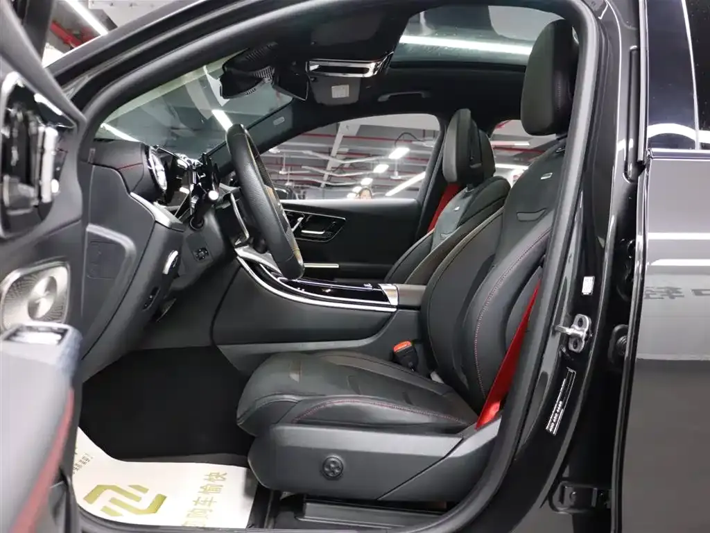 Mercedes-Benz GLC Coupe AMG 2025 AMG GLC 43 4MATIC Coupe SUV фото 8