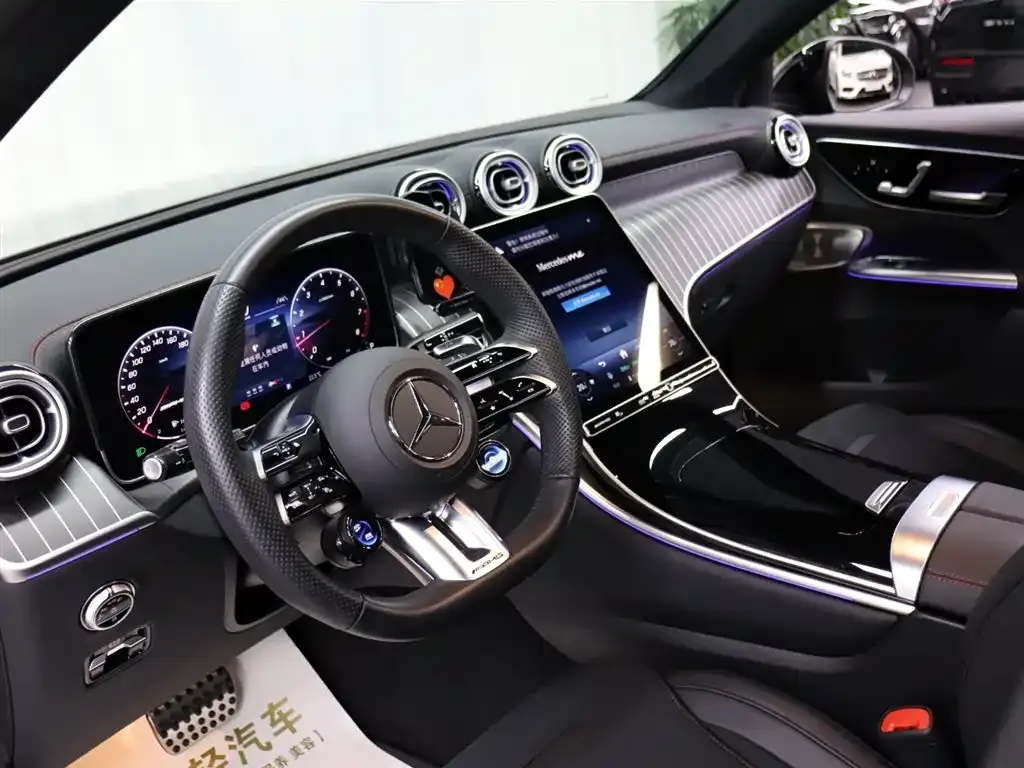 Mercedes-Benz GLC Coupe AMG 2025 AMG GLC 43 4MATIC Coupe SUV фото 9