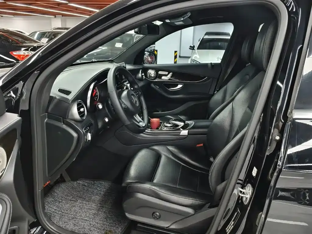 Mercedes-Benz GLC 2016 GLC 260 4MATIC Luxury фото 4