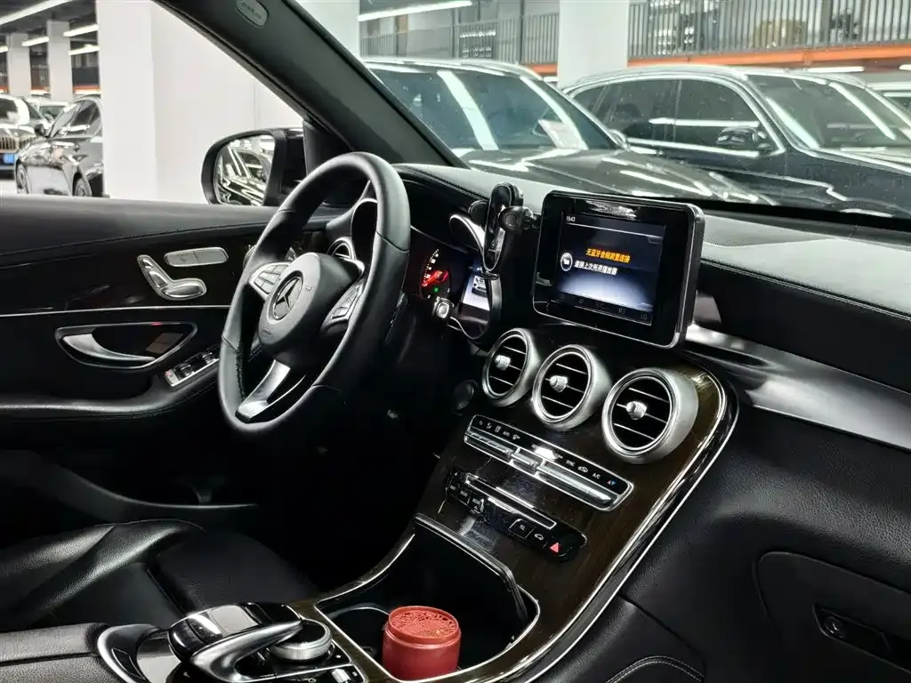 Mercedes-Benz GLC 2016 GLC 260 4MATIC Luxury фото 9