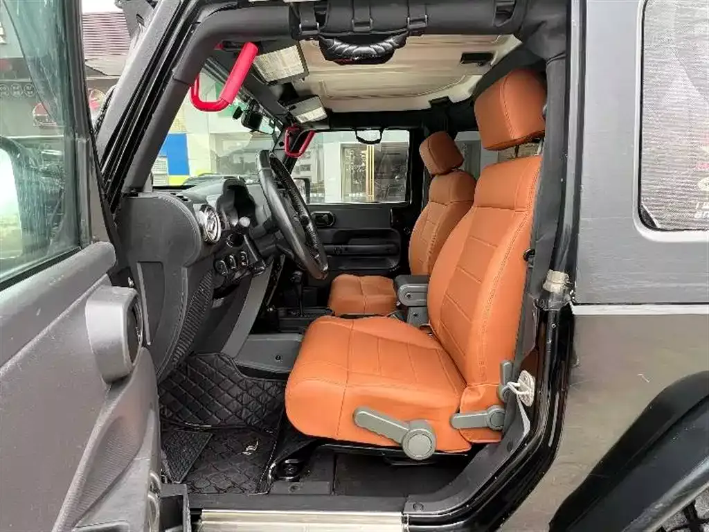 Jeep Wrangler 2009 3.8L Rubicon Two-Door фото 7