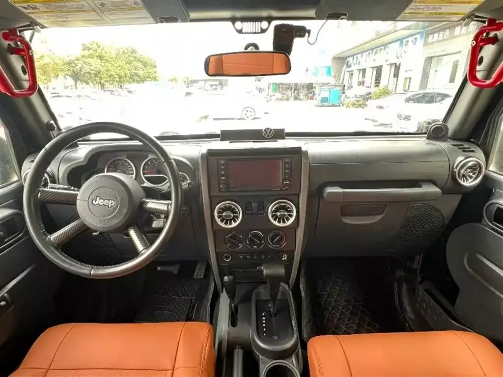 Jeep Wrangler 2009 3.8L Rubicon Two-Door фото 9
