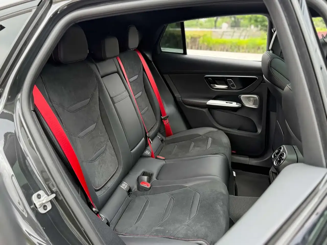 Mercedes-Benz GLC Coupe AMG 2025 AMG GLC 43 4MATIC Coupe SUV фото 15