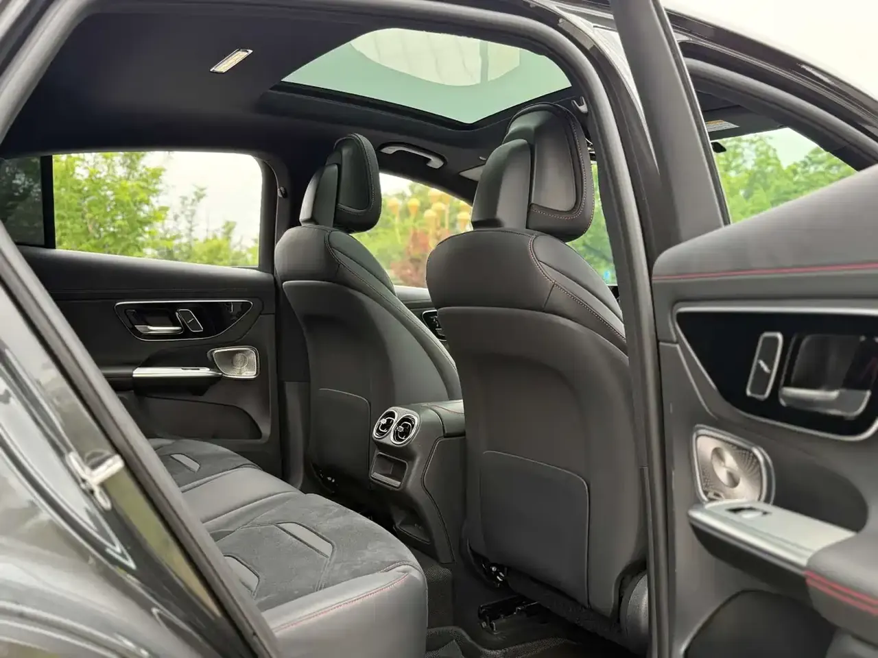 Mercedes-Benz GLC Coupe AMG 2025 AMG GLC 43 4MATIC Coupe SUV фото 18
