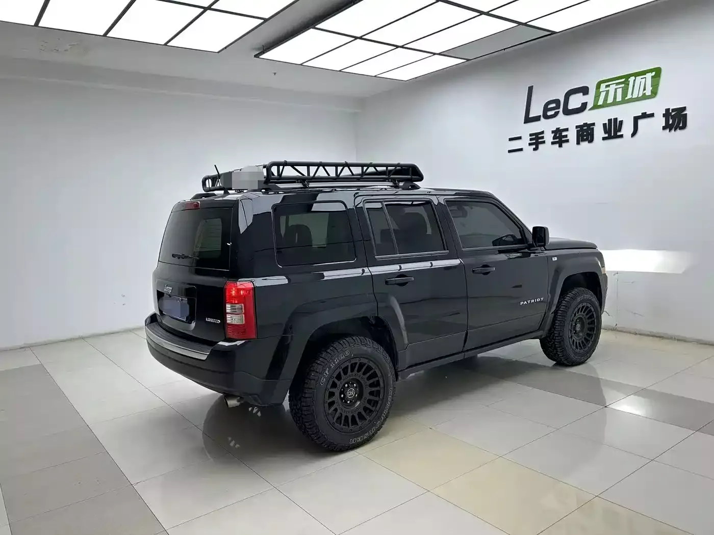 Jeep Patriot 2015 2.4L Luxury Navigation Edition фото 4
