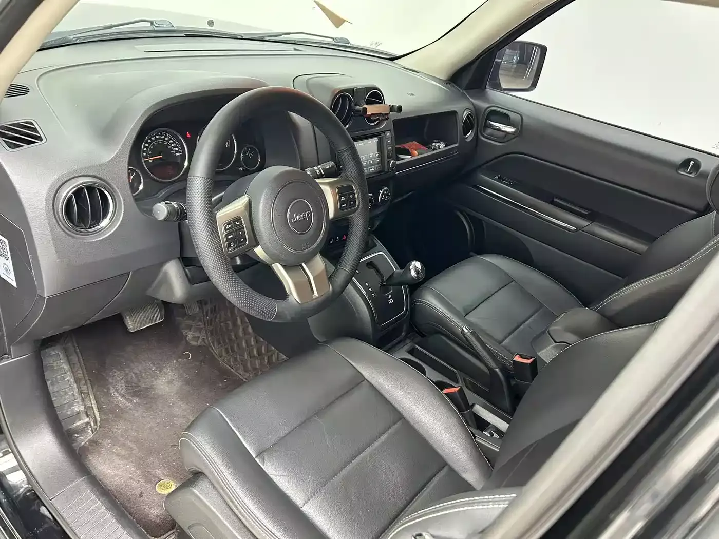 Jeep Patriot 2015 2.4L Luxury Navigation Edition фото 7
