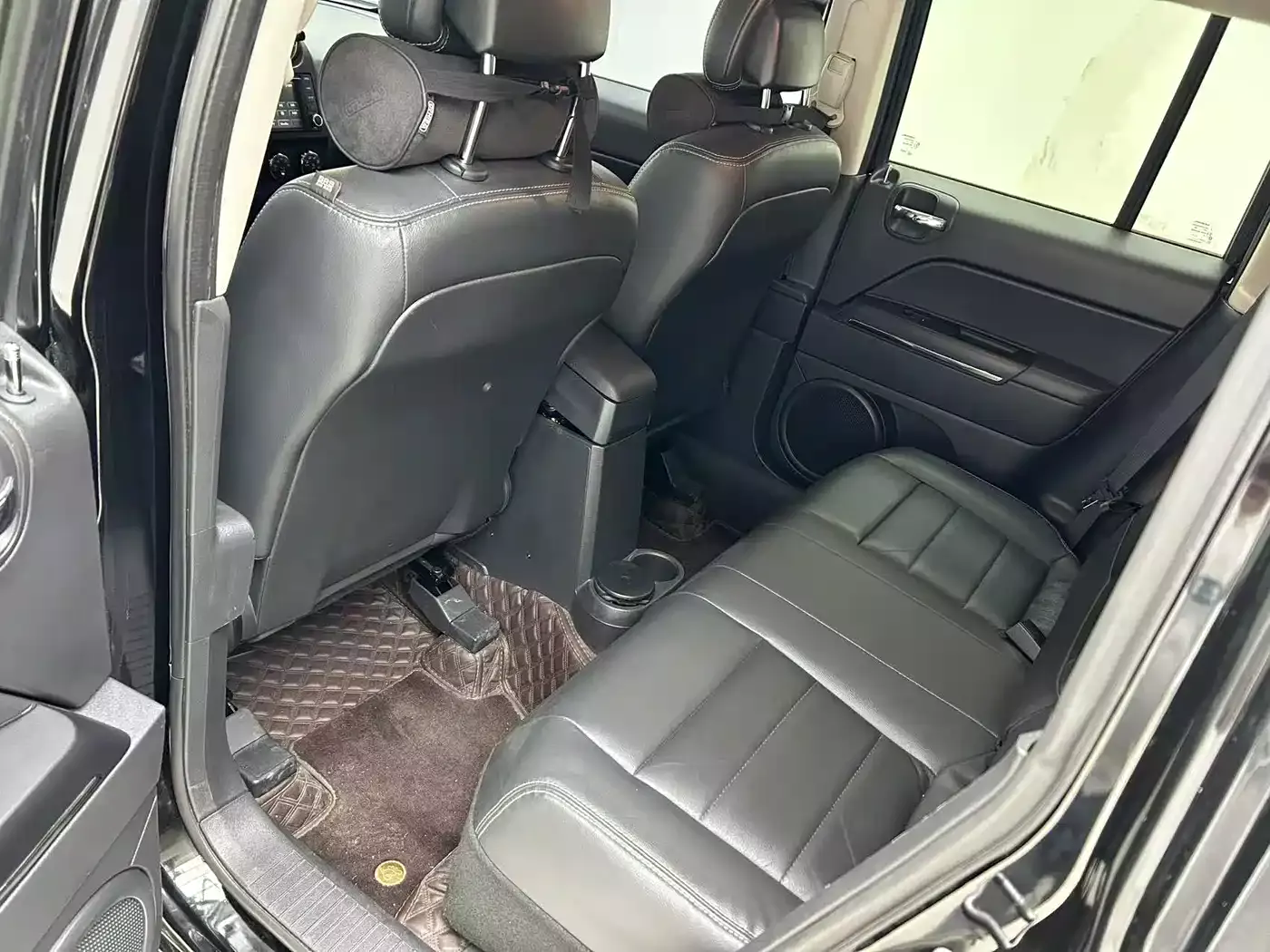 Jeep Patriot 2015 2.4L Luxury Navigation Edition фото 8