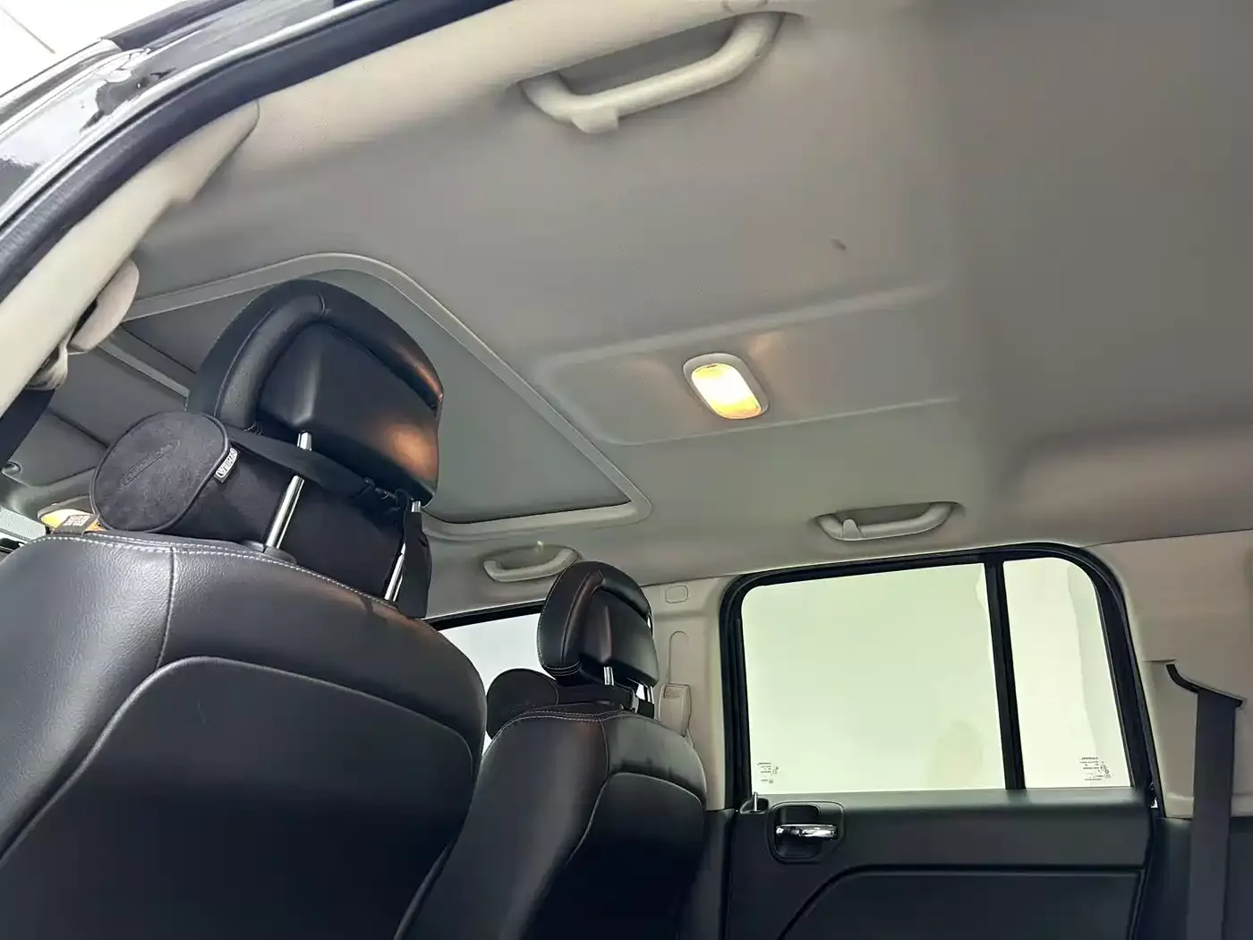 Jeep Patriot 2015 2.4L Luxury Navigation Edition фото 10