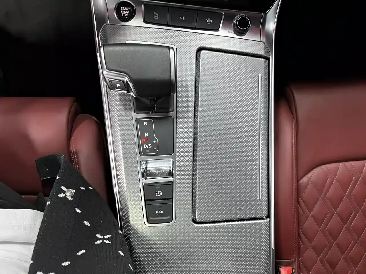 Audi A7L 2024 55 TFSI quattro Black Warrior Edition фото 12