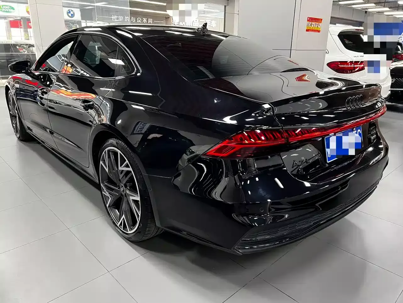 Audi A7L 2024 55 TFSI quattro Black Warrior Edition фото 19