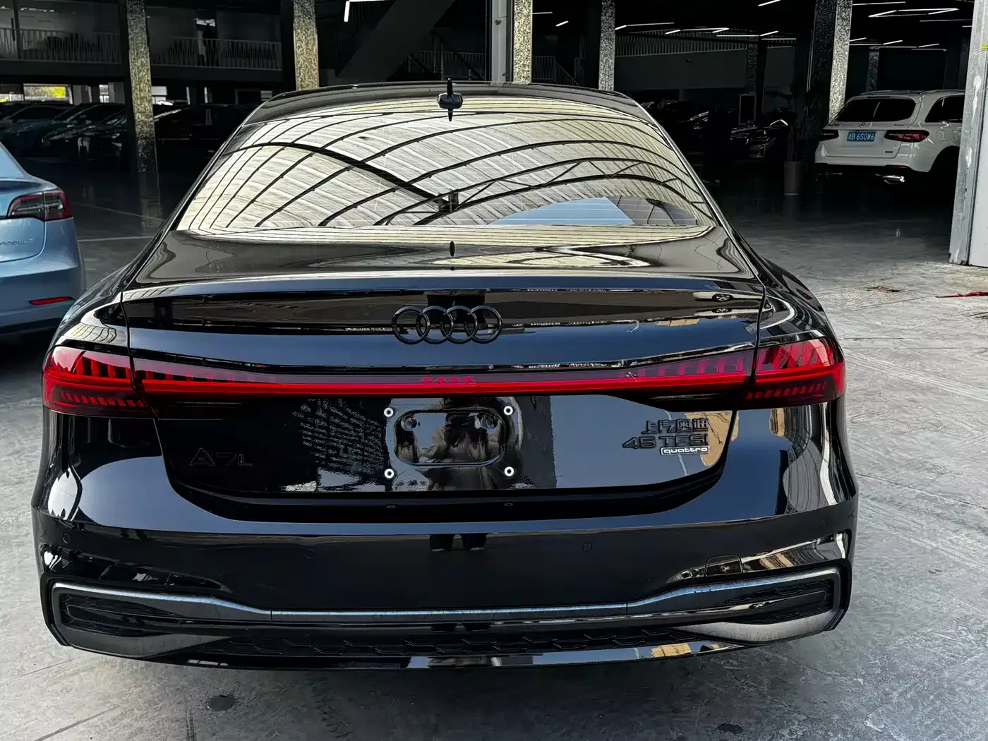Audi A7L 2024 45 TFSI quattro S-line Black Warrior Edition фото 14