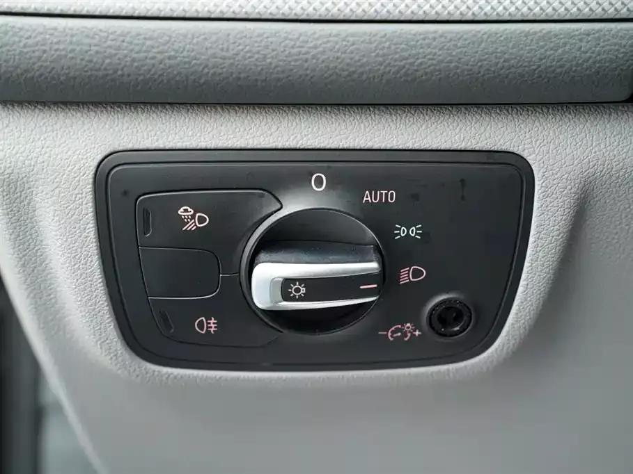 Audi A6L 2012 30 FSI Comfort фото 8