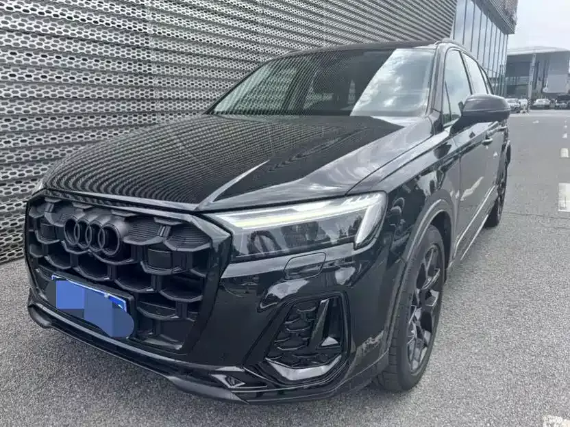 Audi Q7 2024 45 TFSI quattro S line Black Warrior