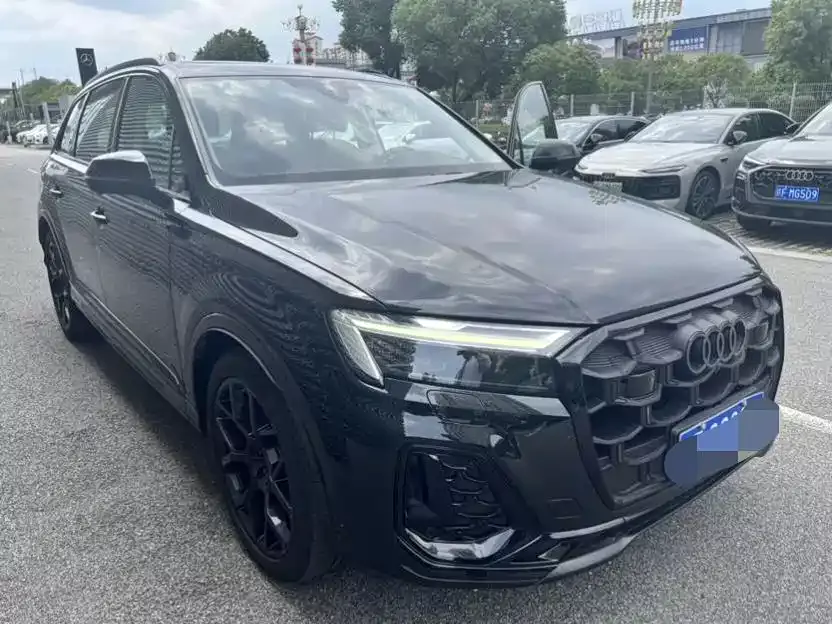 Audi Q7 2024 45 TFSI quattro S line Black Warrior фото 2