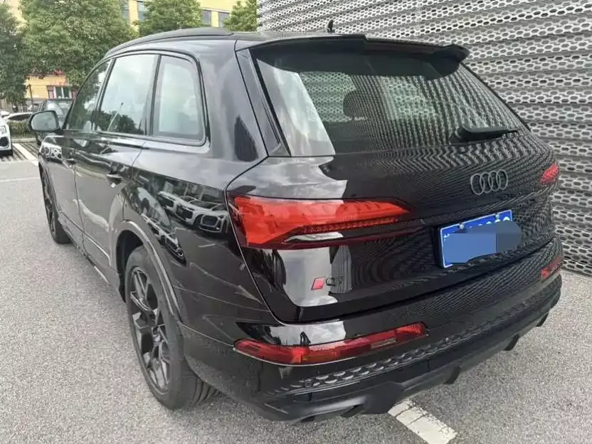 Audi Q7 2024 45 TFSI quattro S line Black Warrior фото 4