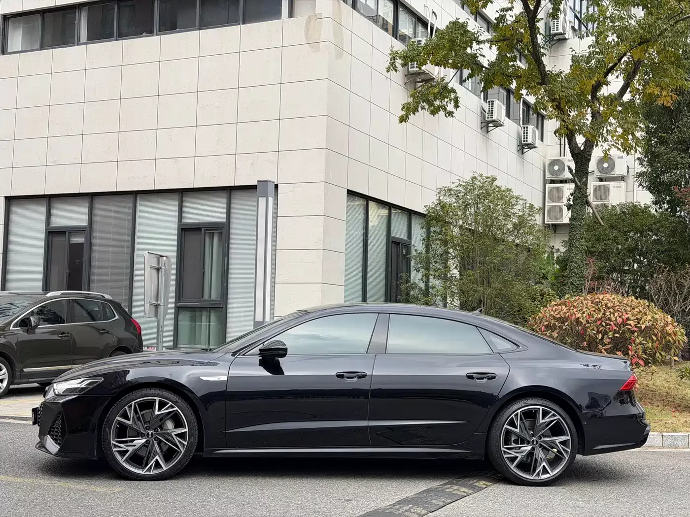 Audi A7L 2022 45 TFSI quattro S-line Black Warrior Edition фото 4