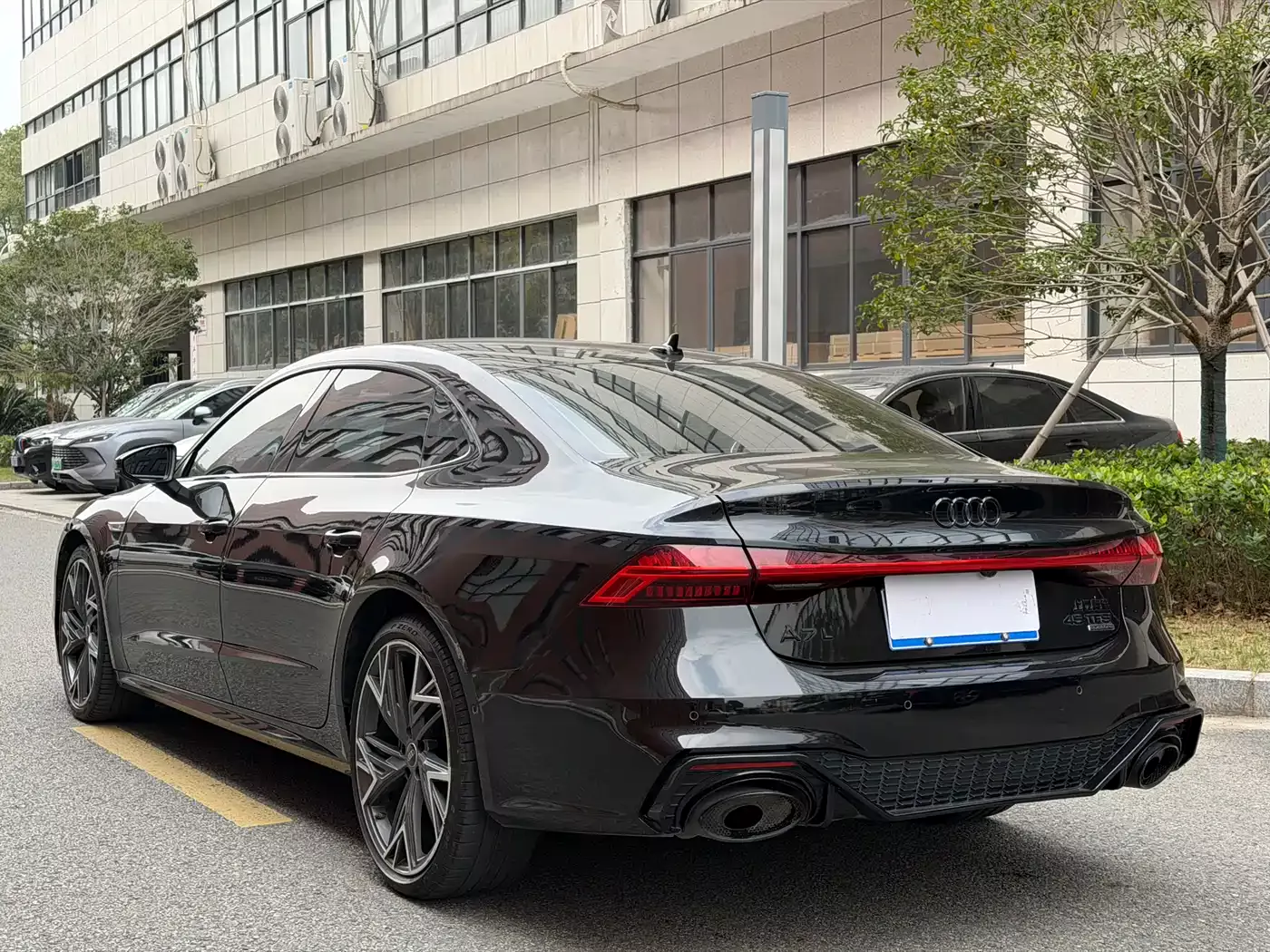 Audi A7L 2022 45 TFSI quattro S-line Black Warrior Edition фото 17