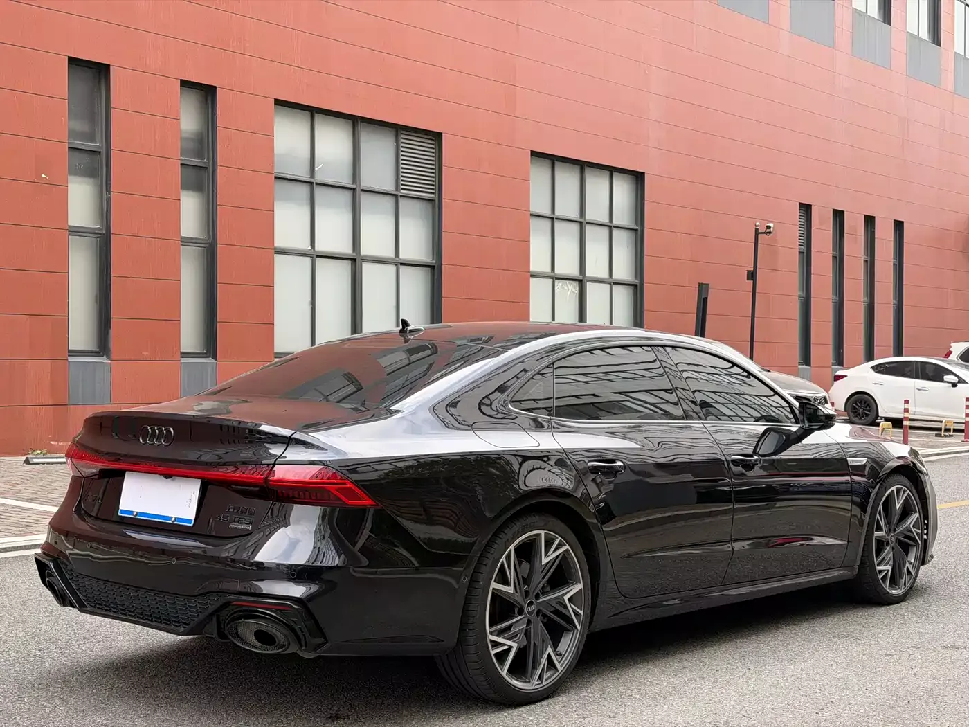 Audi A7L 2022 45 TFSI quattro S-line Black Warrior Edition фото 19