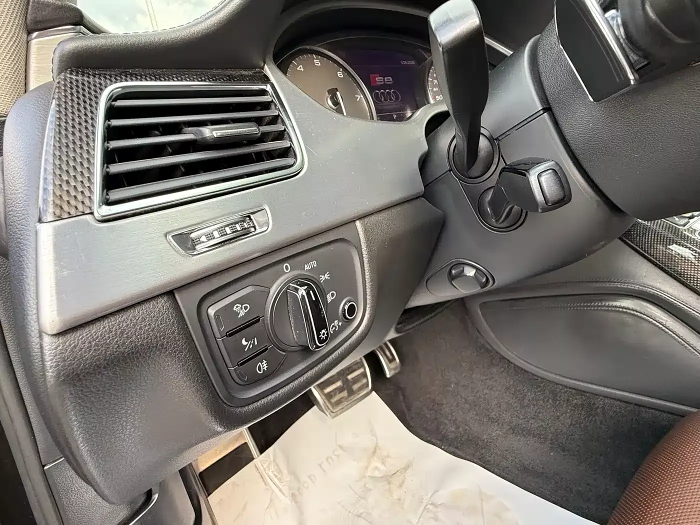 Audi S8 2014 S8 4.0TFSI quattro фото 8