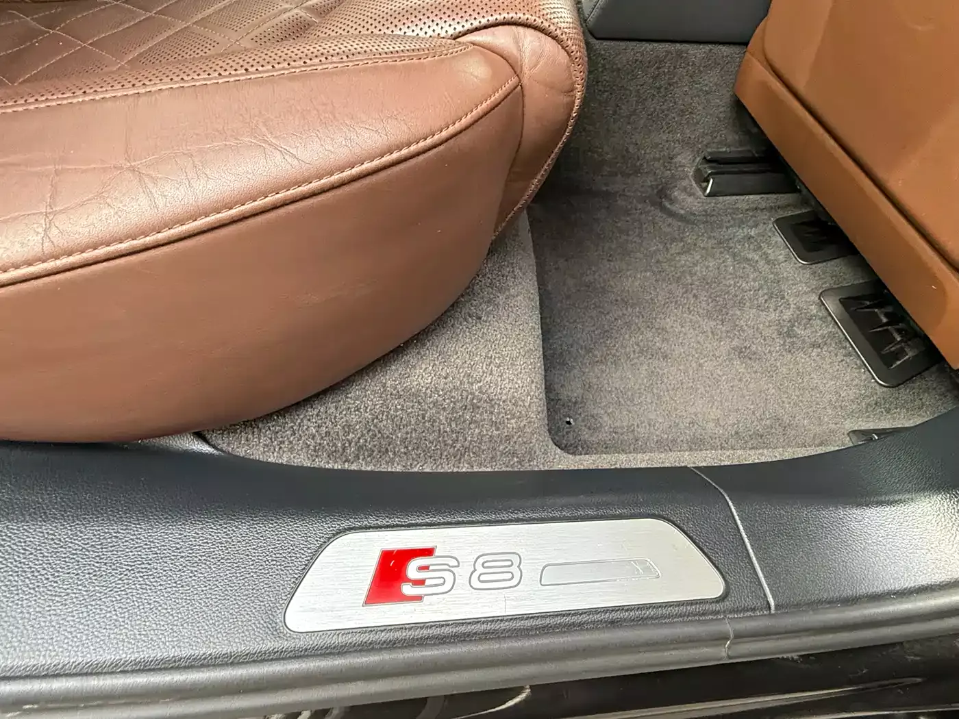Audi S8 2014 S8 4.0TFSI quattro фото 14